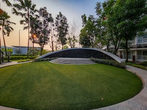 Garden - The Idle Hotel and Residence (Khlong Luang)