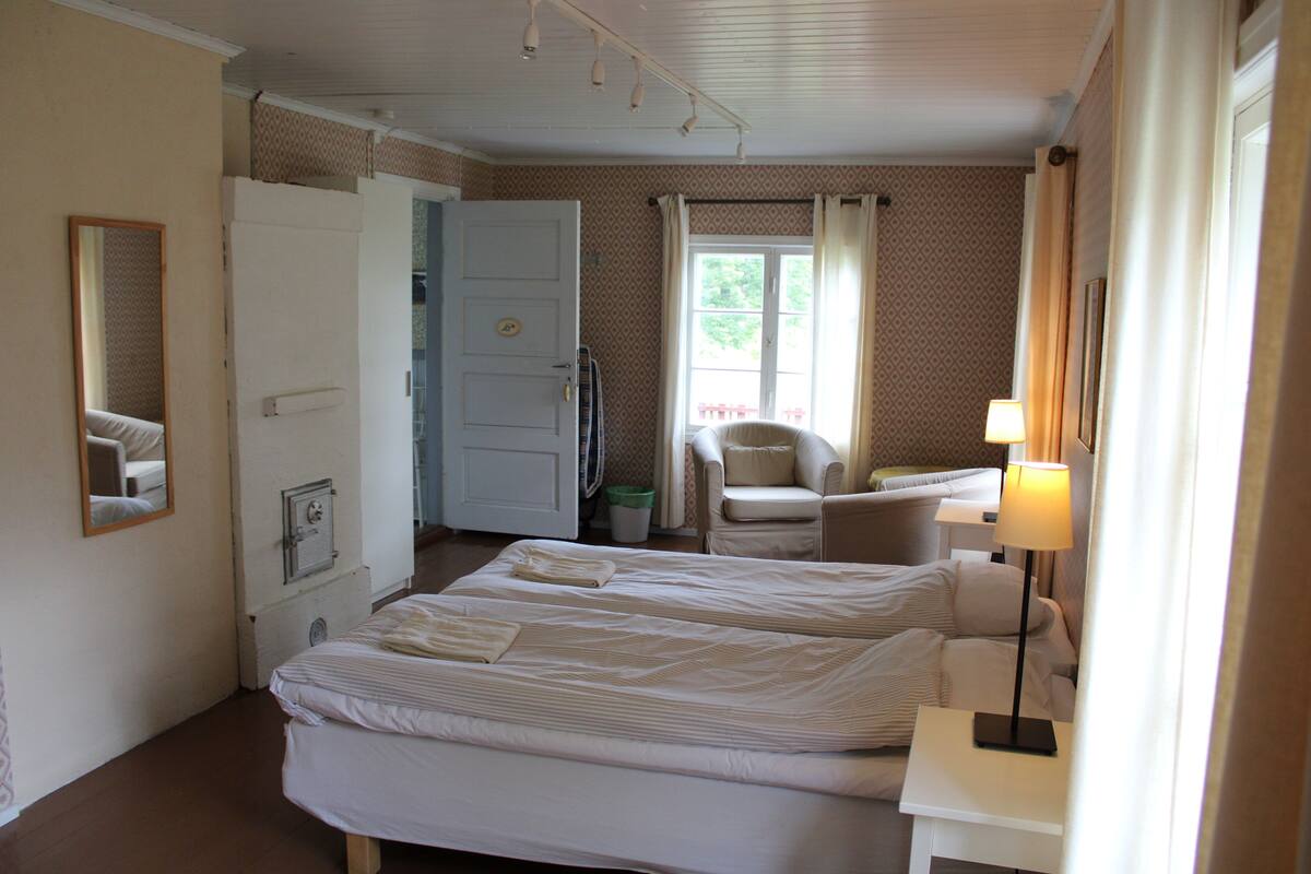 standard twin room, shared bathroom, garden view | 1 bedroom, laptop workspace, iron/ironing board, free wifi