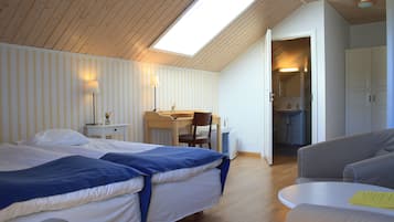 Chambre Deluxe avec lits jumeaux, vue jardin | 1 chambre, espace de travail pour ordinateur portable