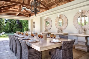 Outdoor dining