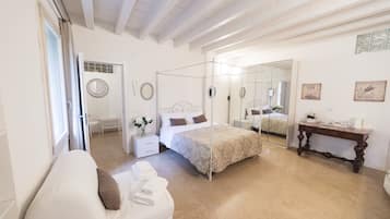 BĂŒgeleisen/BĂŒgelbrett, kostenloses WLAN, BettwĂ€sche