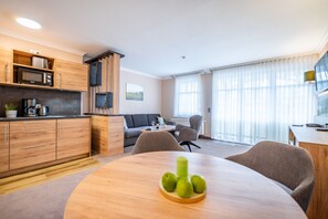 Two-room-apartment Comfort Villa Mona Lisa | Minibar, in-room safe, desk, blackout drapes - Centralhotel Binz (Binz)