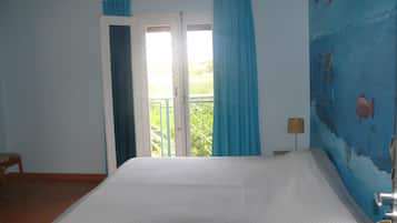 Apartment#5, 2 Bedrooms, Partial Ocean View, Sea Facing