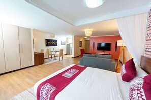 Premium bedding, down duvets, pillow-top beds, in-room safe - Heri Heights Hotel Apartments, SureStay Collection by BW (Nairobi)