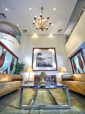 Lobby sitting area - Feronya Hotel (Istanbul)