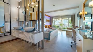 Minibar, caja de seguridad en la habitación, wifi y ropa de cama