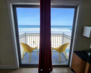 Phòng Suite Premium, ban công, sát bãi biển | Bộ đồ giường cao cấp, nệm có lớp đệm bông, két bảo mật tại phòng 