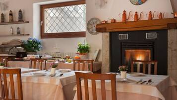 Free buffet breakfast