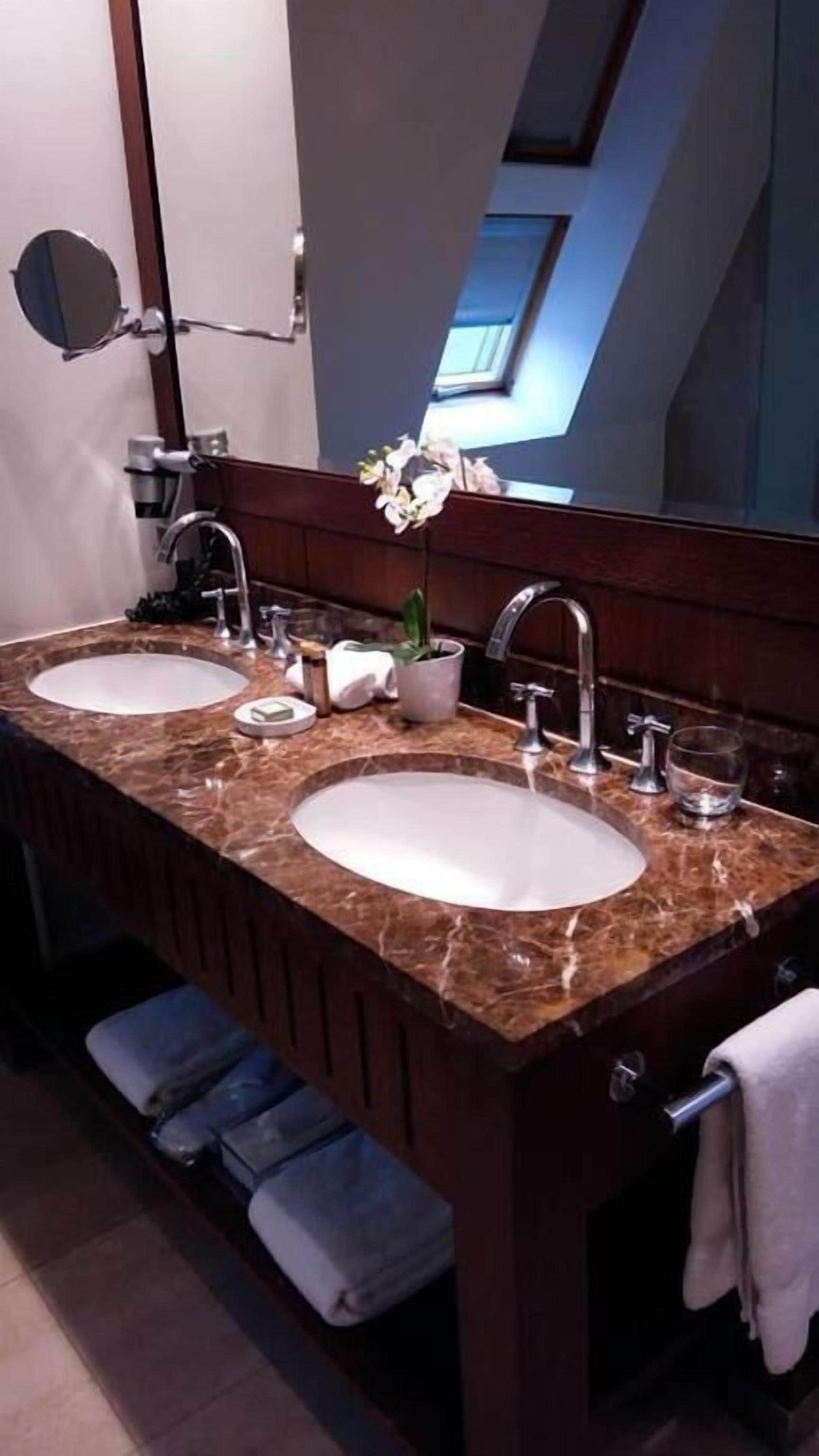 Photo - Residence 1898