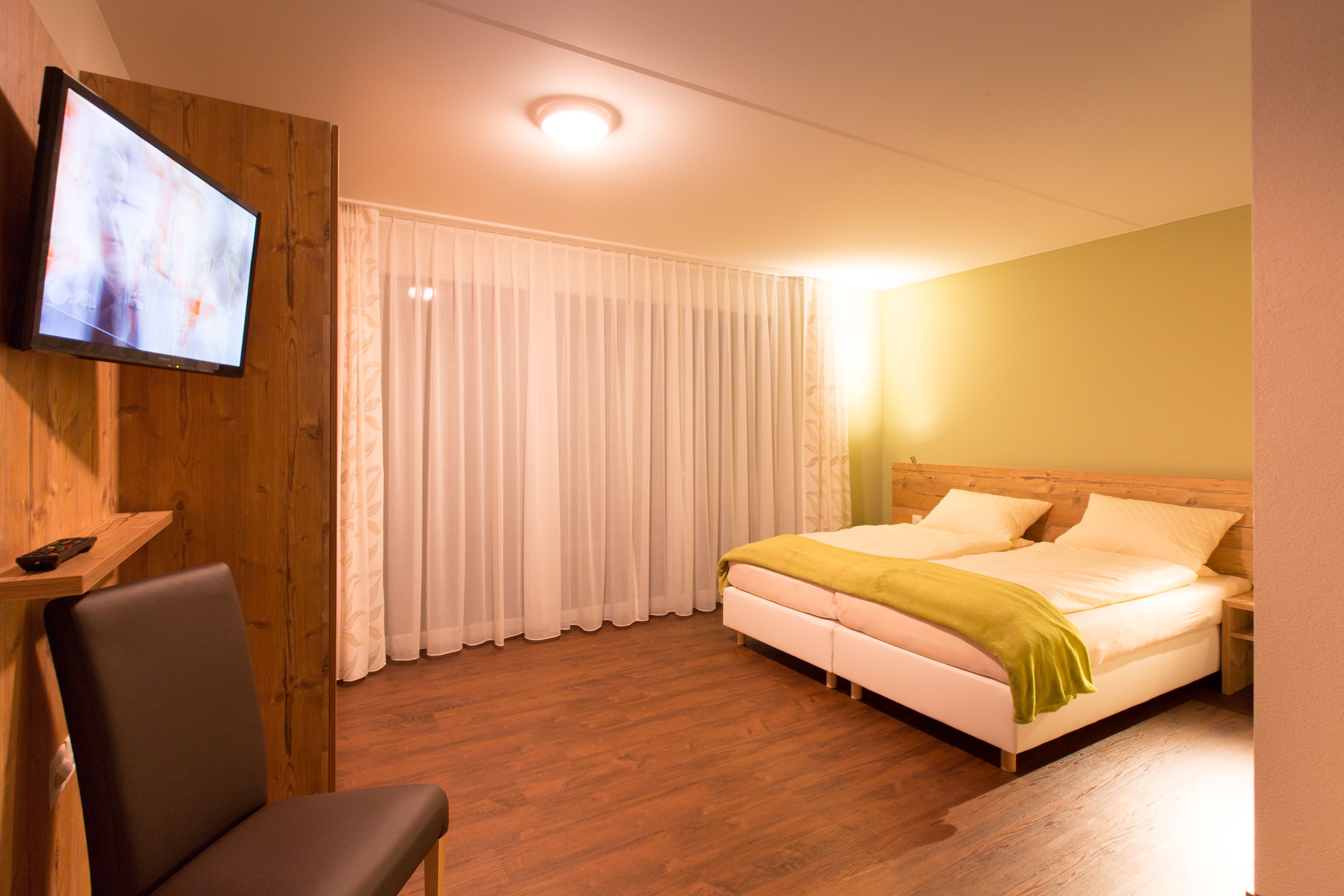 Comfort Studio, 1 Bedroom, Accessible, Mountain View | 1 bedroom, premium bedding, in-room safe, soundproofing