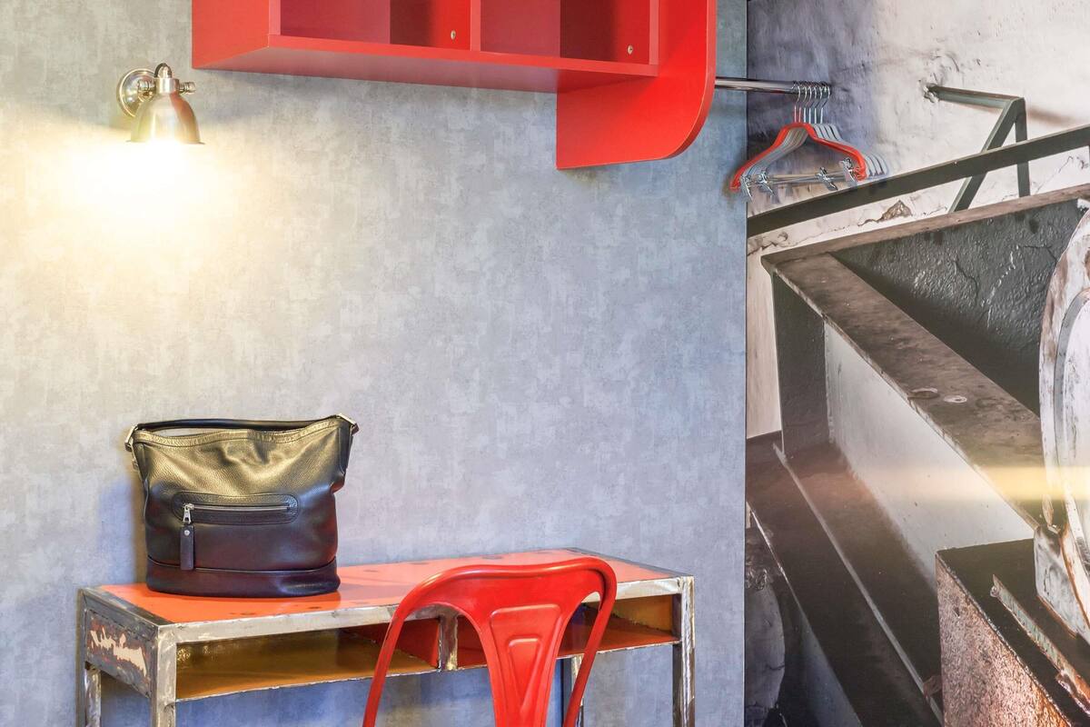 Habitació doble Comfort, 1 llit doble | Escriptori, wifi gratuïta, roba de llit i despertador
