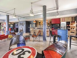 Ofrece almuerzos y cenas