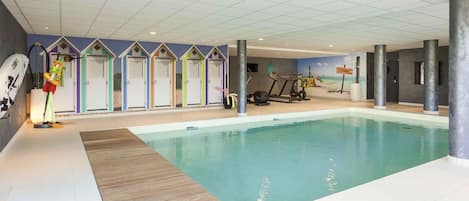 Una piscina techada