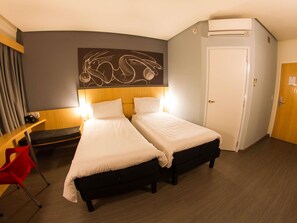 Minibar, in-room safe, desk, blackout curtains - Ibis Imperatriz (Imperatriz)
