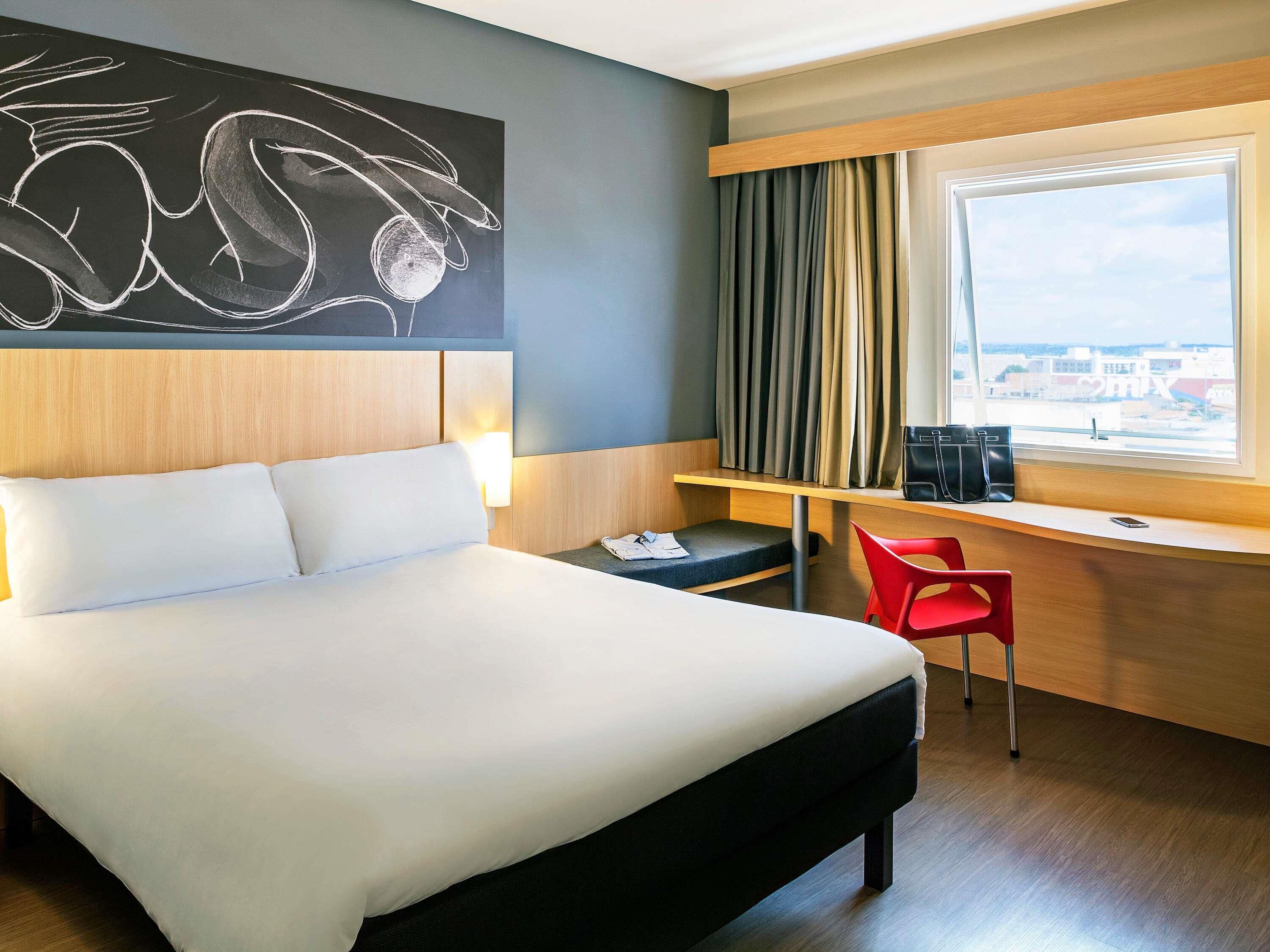 minibar, in-room safe, desk, blackout curtains