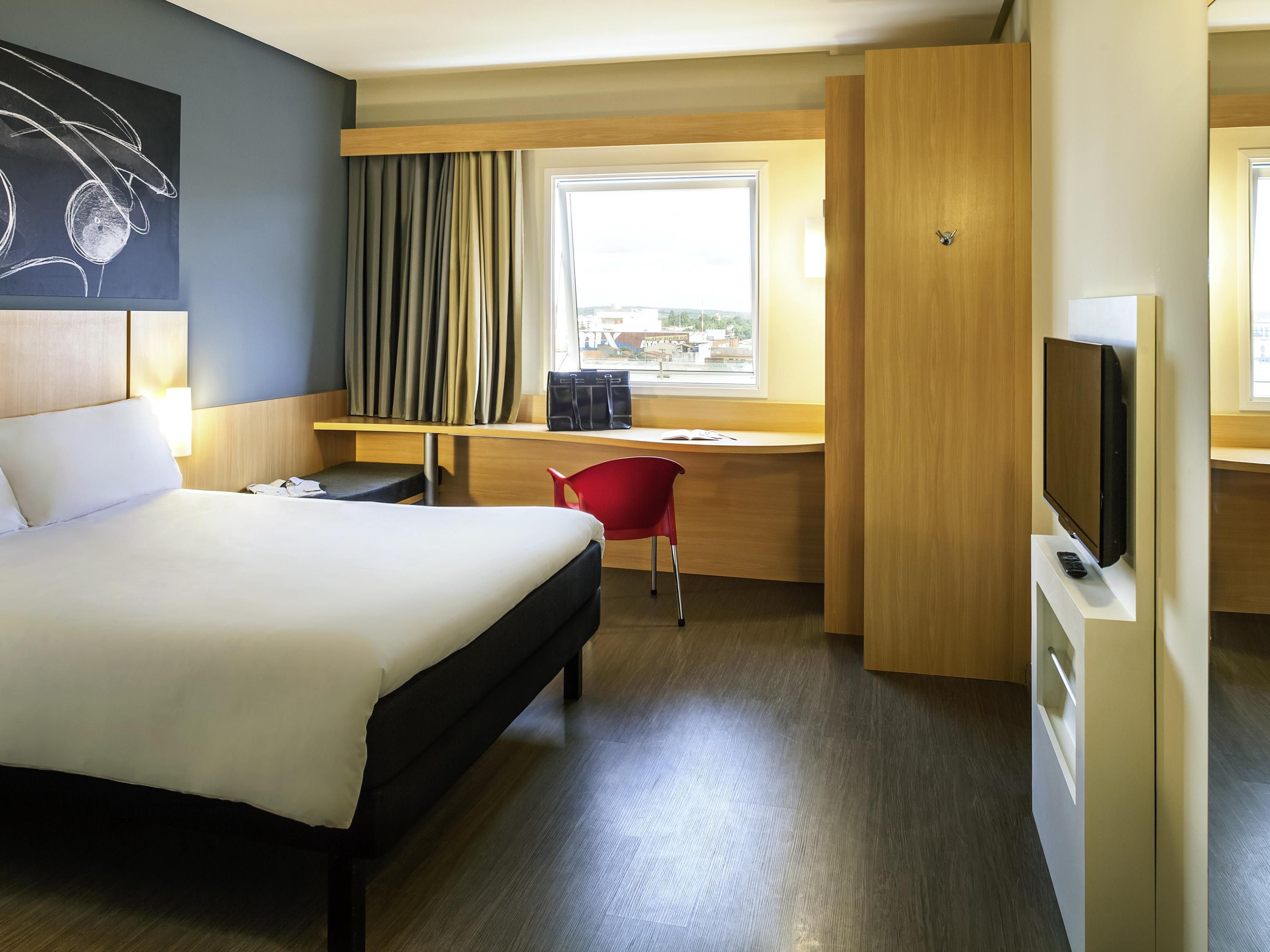 Minibar, in-room safe, desk, blackout drapes