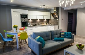 Superior Apartment, 1 Bedroom, Non Smoking, Kitchenette | Private kitchenette | Fridge, stovetop, coffee/tea maker, electric kettle