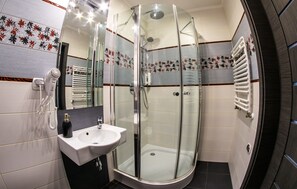 Superior Apartment, 1 Bedroom, Non Smoking, Kitchenette | Bathroom | Shower, hair dryer, towels, soap