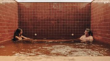 Behandlingsrum til par, sauna, dampbad, deep tissue-massage