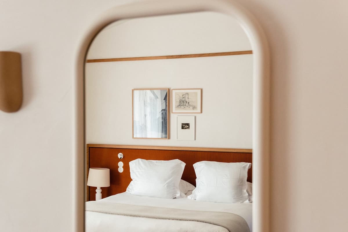 Habitación superior | 1 habitación, ropa de cama de alta calidad y minibar