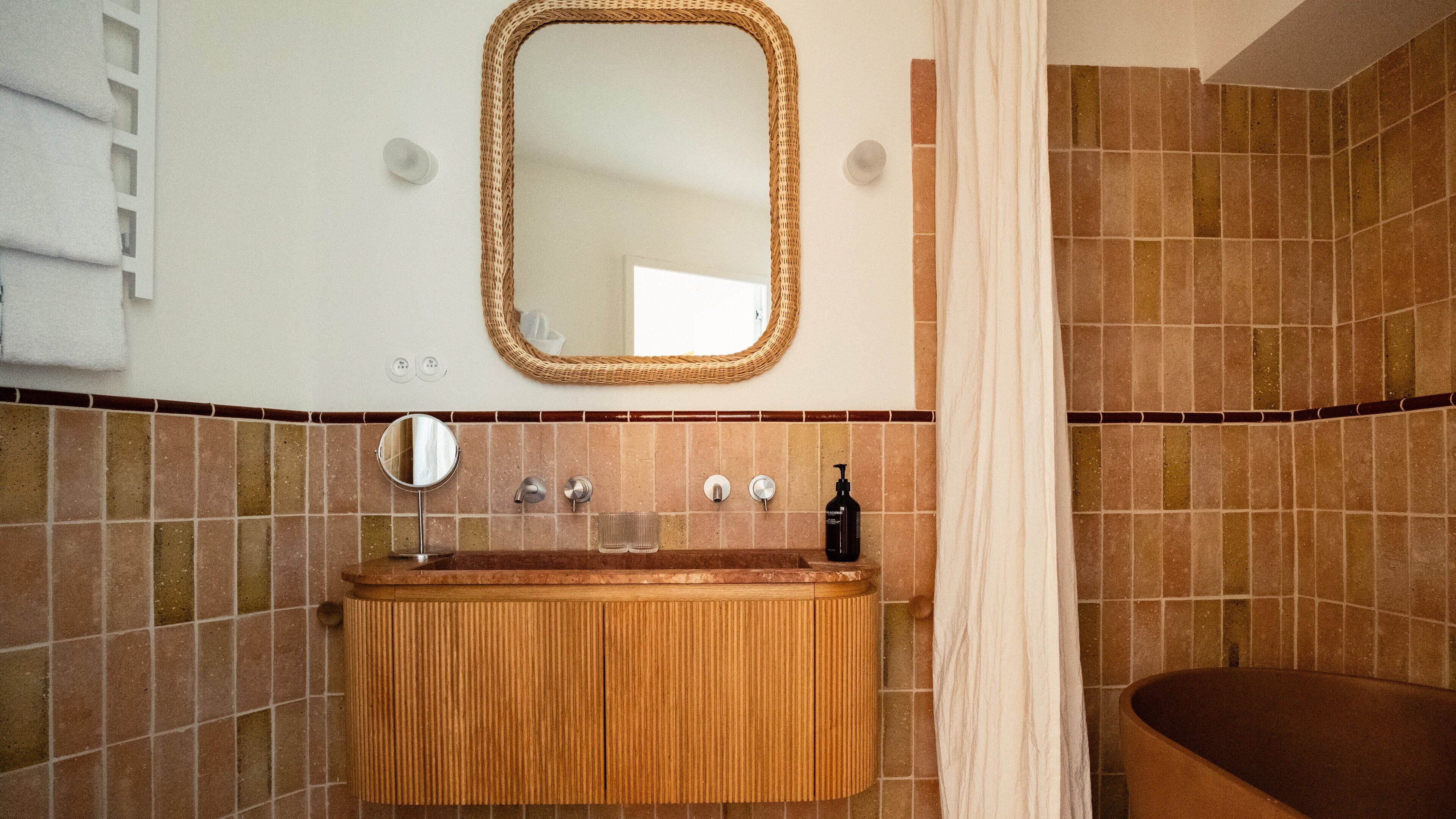 suite | 1 bedroom, premium bedding, minibar, in-room safe