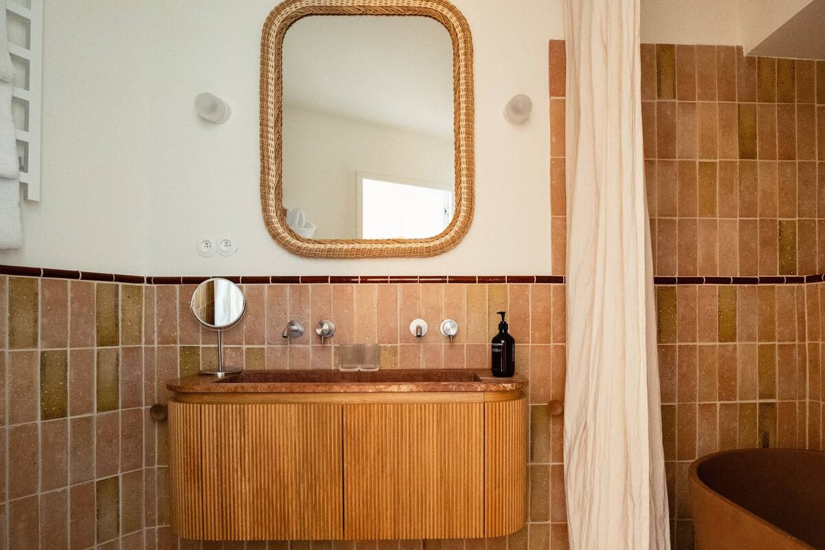 suite | 1 bedroom, premium bedding, minibar, in-room safe