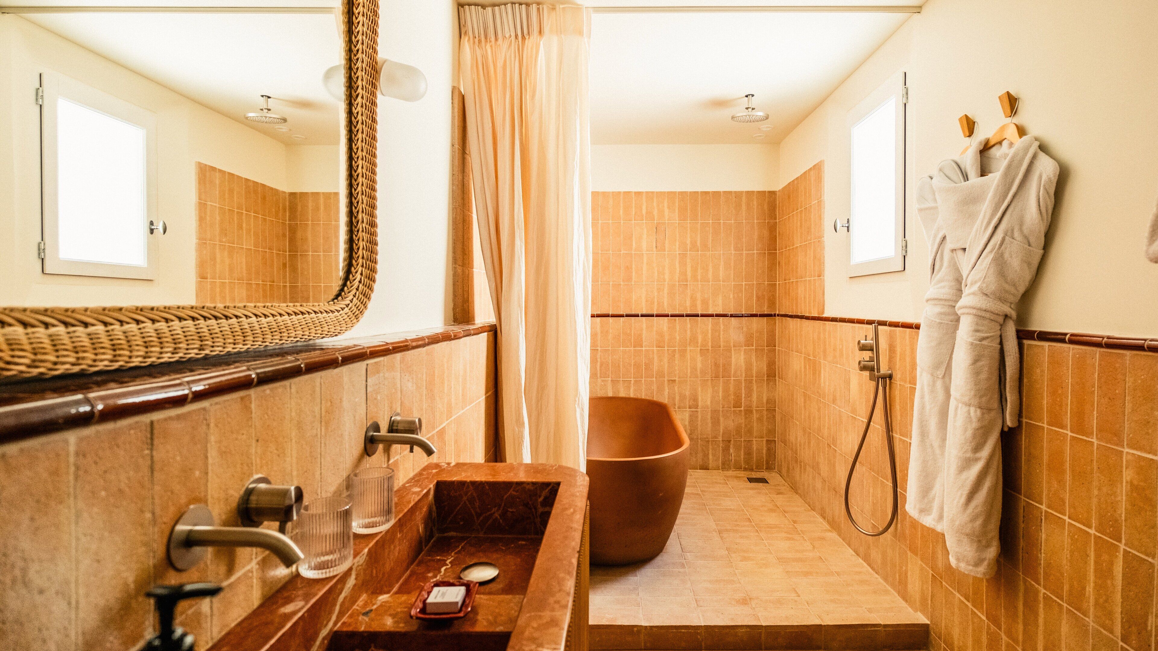 suite, 3 bedrooms (luberon) | 1 bedroom, premium bedding, minibar, in-room safe