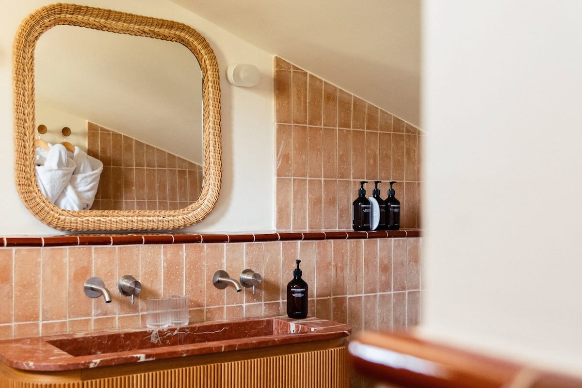 Phòng Suite, 2 phòng ngủ (Bonnieux) | 1 phòng ngủ, bộ đồ giường cao cấp, minibar, két bảo mật tại phòng