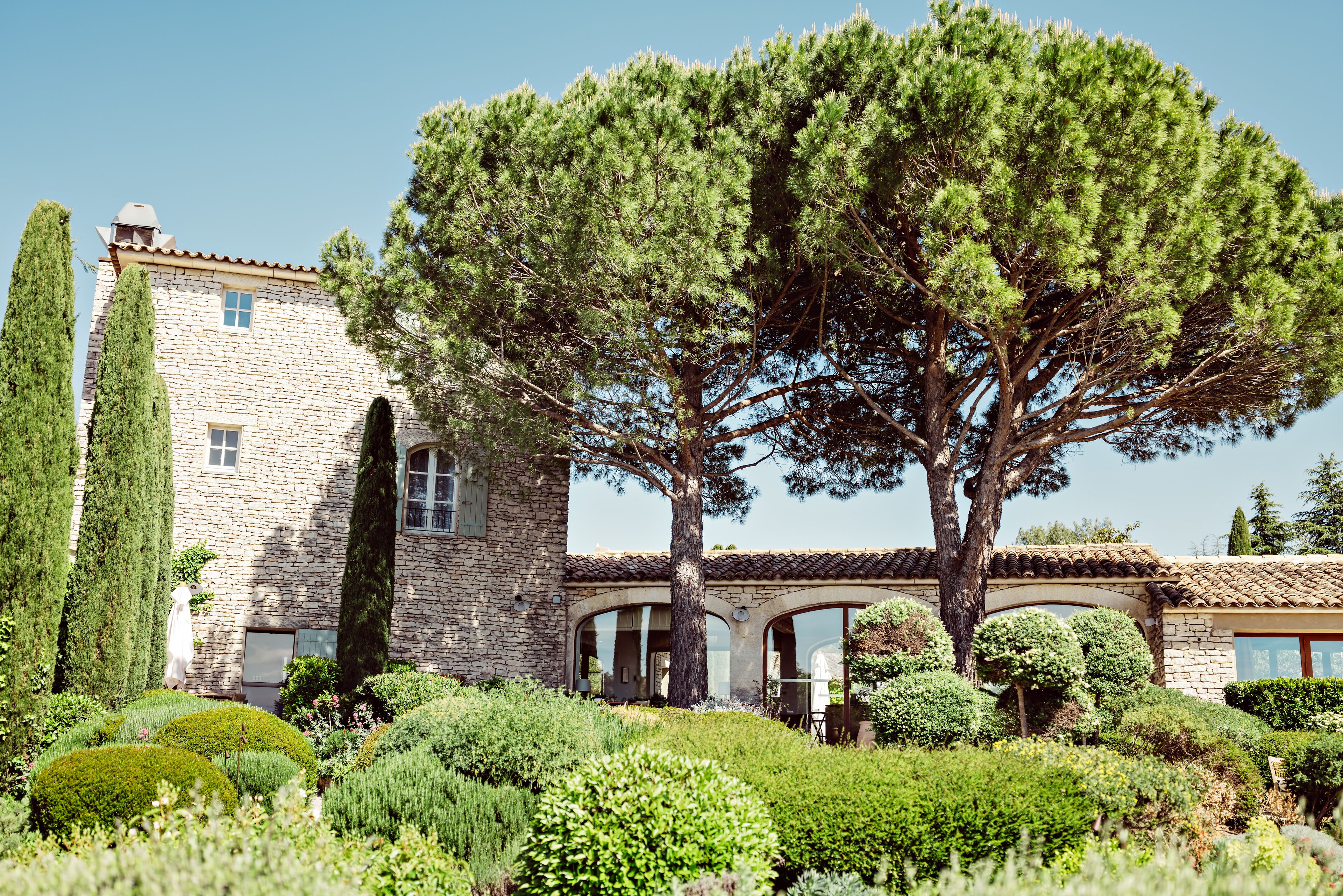 2 restaurants, breakfast, lunch, dinner served; mediterranean cuisine