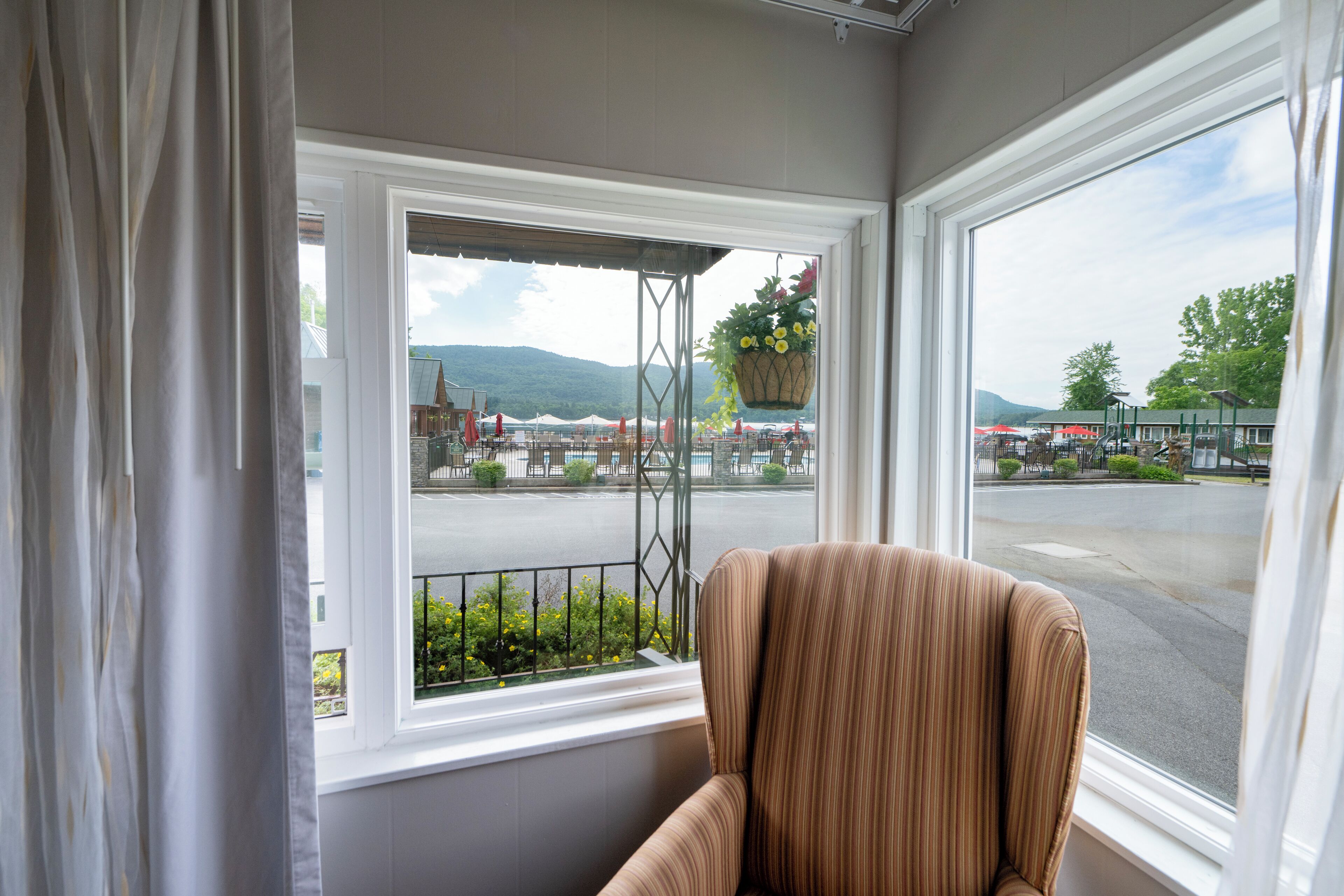 room, 1 king bed, poolside | 1 bedroom, iron/ironing board, free wifi, bed sheets