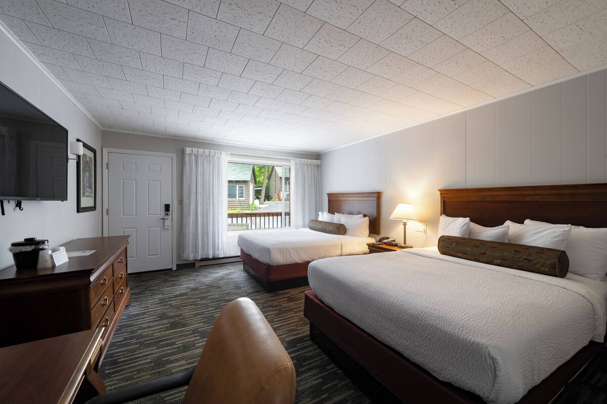 top of hill south, 2 queen beds | 1 bedroom, iron/ironing board, free wifi, bed sheets