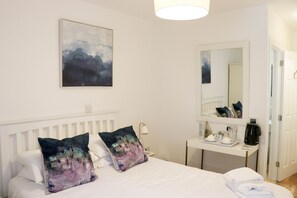 Double Room, Ensuite - The Queens Head Hotel (Buxton)