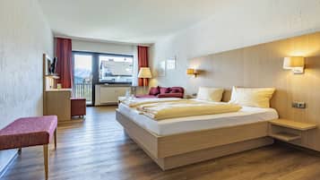 Comfort-Zimmer, 1 Queen-Bett und Schlafsofa, Balkon, Gartenblick | Ausblick vom Zimmer