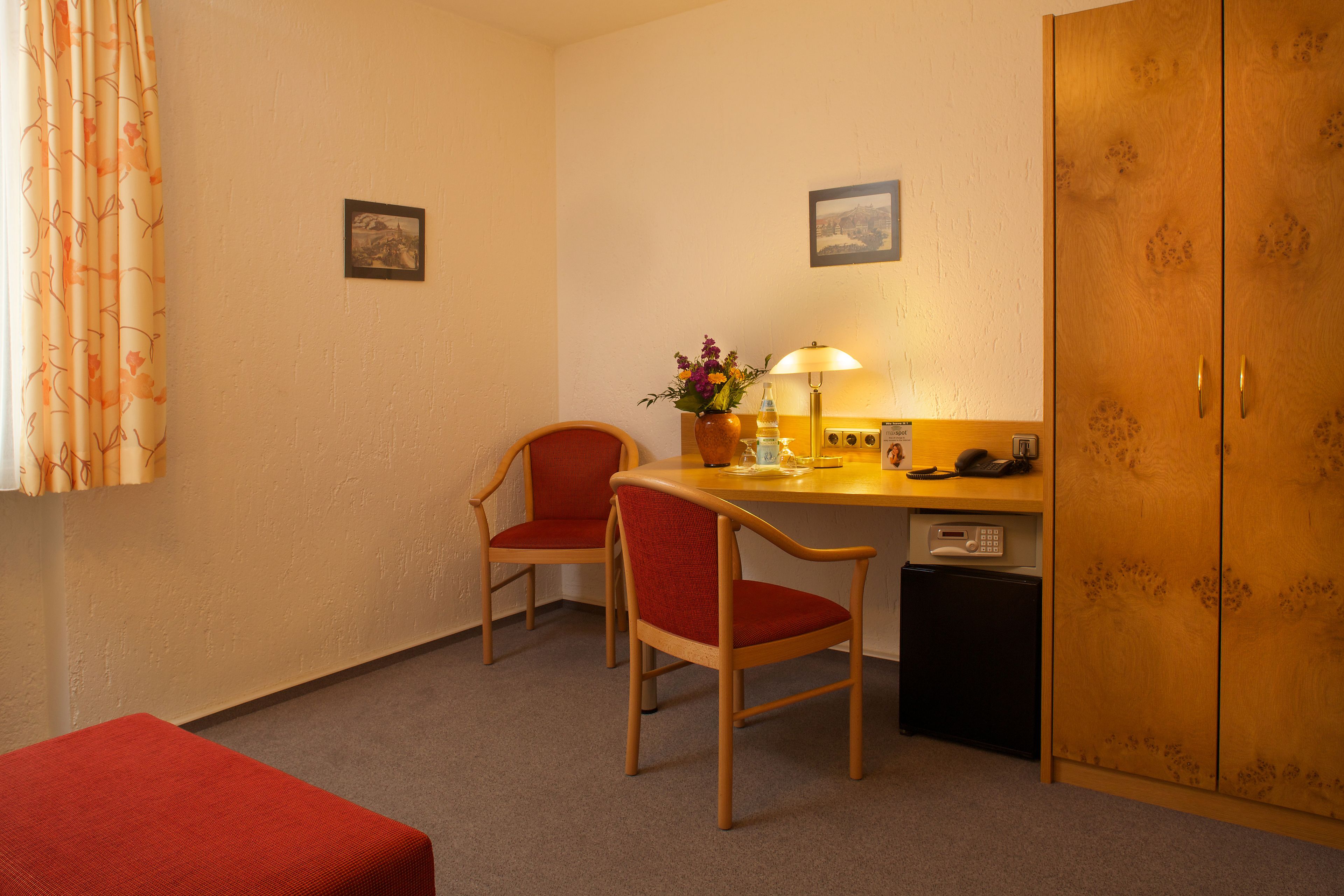 standard double or twin room, 1 double bed | individually decorated, individually furnished, desk, blackout curtains