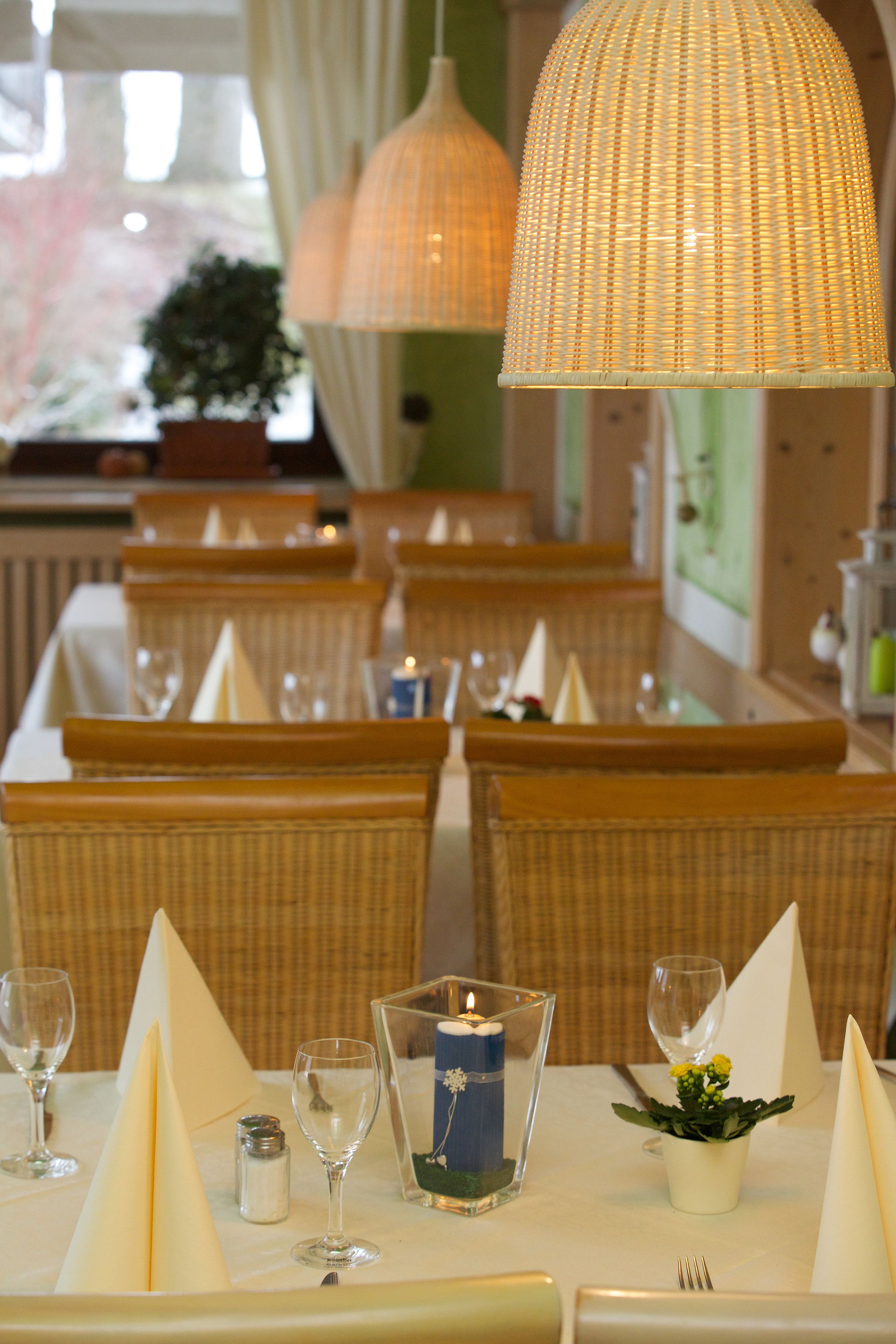 breakfast, dinner served; regional cuisine, garden views