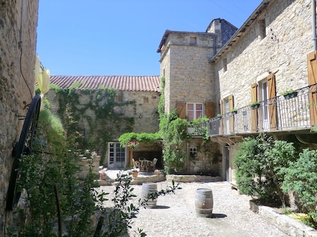 Double Room, Balcony, Garden View | Courtyard view