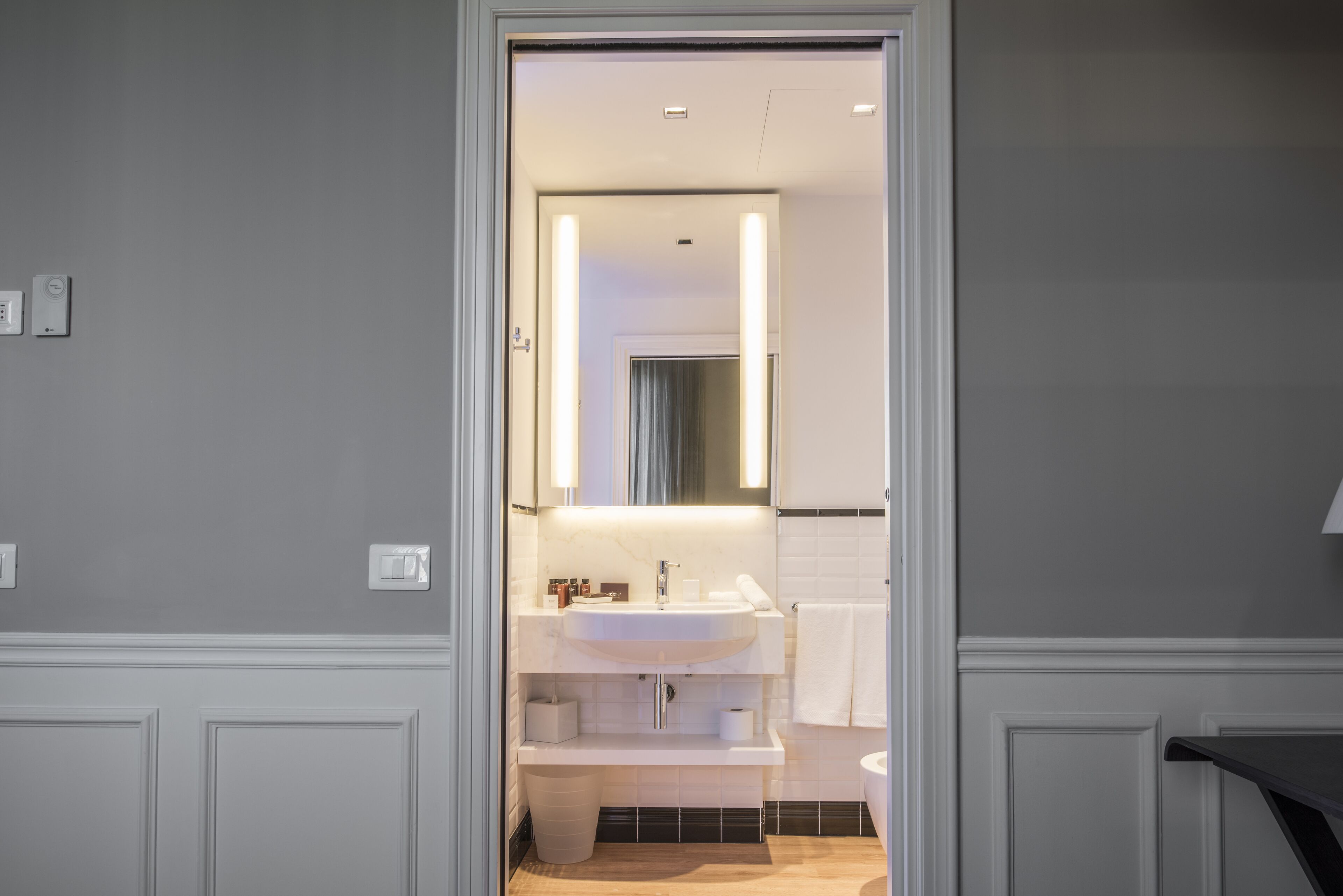 suite con accesso spa | bathroom | shower, rainfall showerhead, designer toiletries, hair dryer