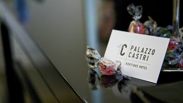 Señal para el Palazzo Castri Boutique Hotel.