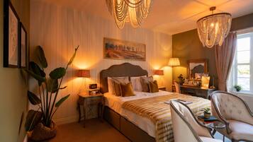 Deluxe King Room | In-room safe, desk, free WiFi