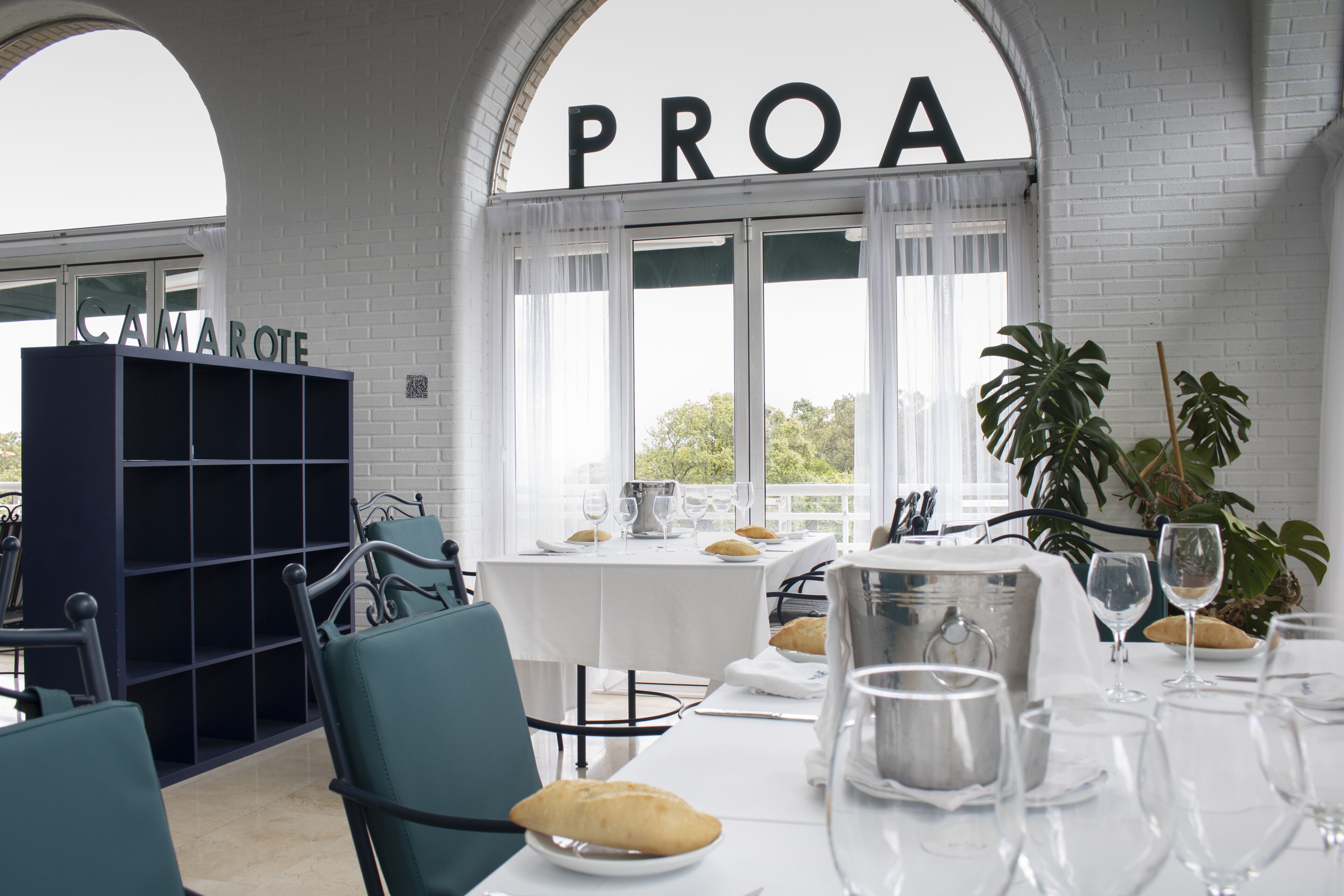 breakfast, lunch, dinner served; regional cuisine, sea views