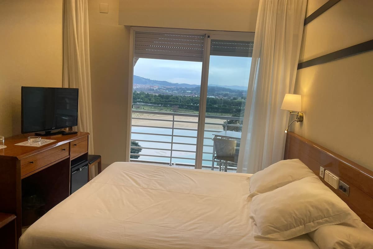 family room, multiple beds, balcony | 1 bedroom, minibar, in-room safe, desk