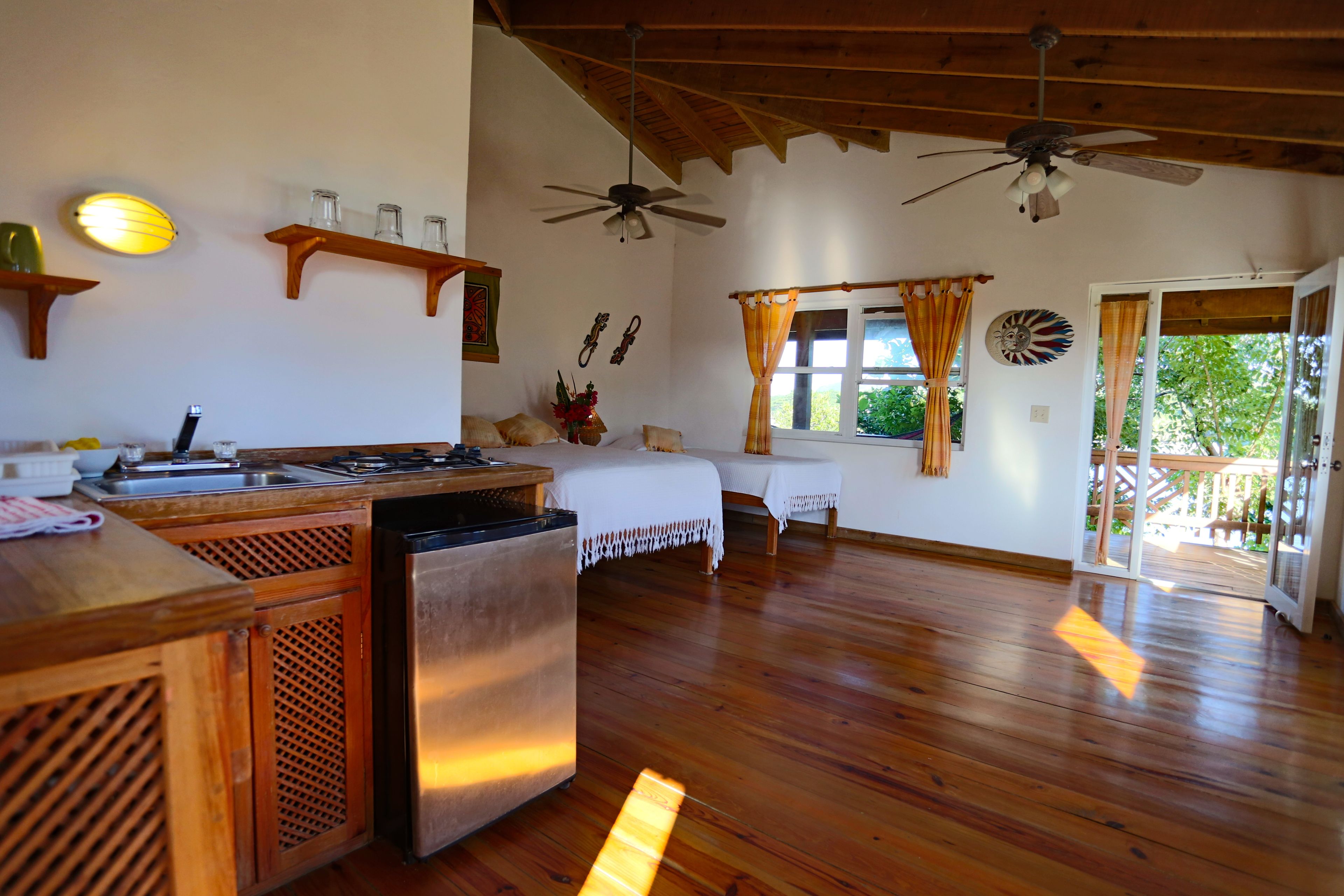 desk, laptop workspace, free rollaway beds, free wifi