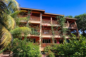 Exterior - Posada Seremein (Roatan)