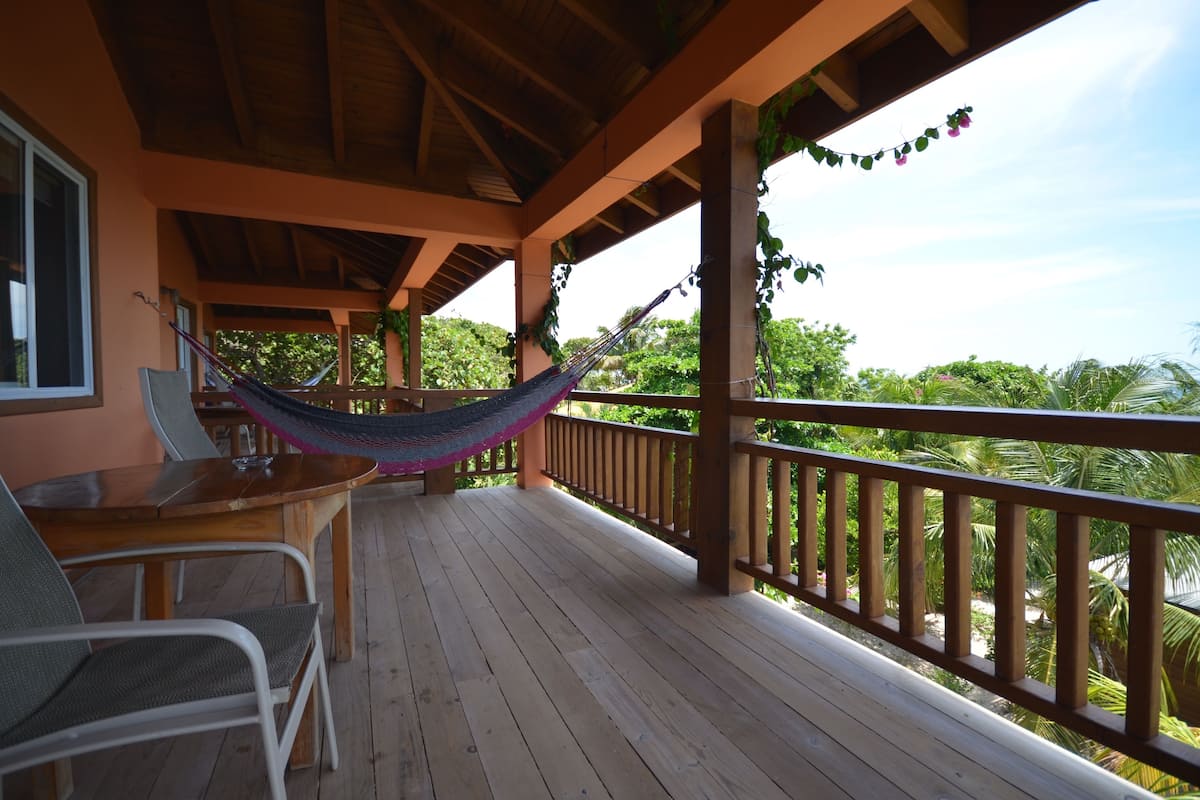 Deluxe Studio, Kitchenette, Oceanfront | In-room safe, desk, laptop workspace, rollaway beds (free)