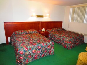 Iron/ironing board, free WiFi - Canadiana Motel (Hanover)