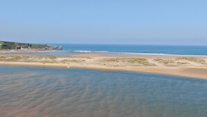 On the beach - Hotel Milagros Golf Spa (Miengo)