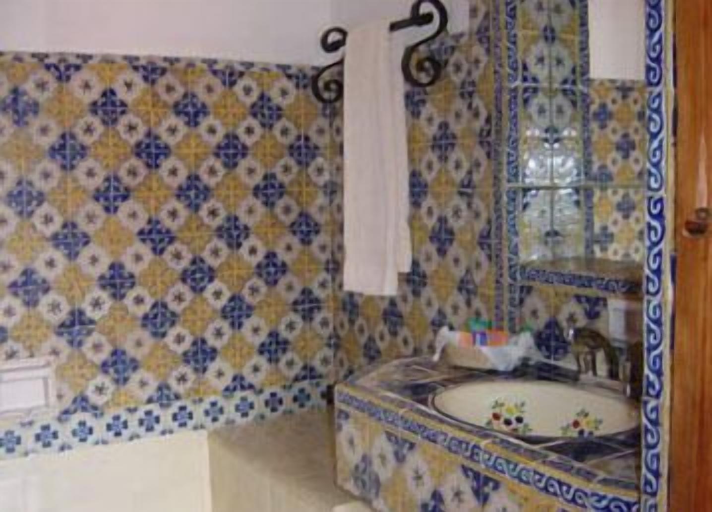 room (1 single & 1 queen size) | bathroom sink