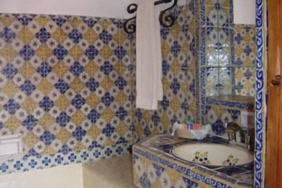 room (1 single & 1 queen size) | bathroom sink