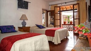 Phòng (1 Single & 1 Queen Size) | Két bảo mật tại phòng, bàn ủi/dụng cụ ủi quần áo
