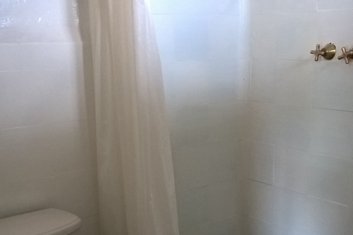standard room | bathroom | shower, free toiletries, towels